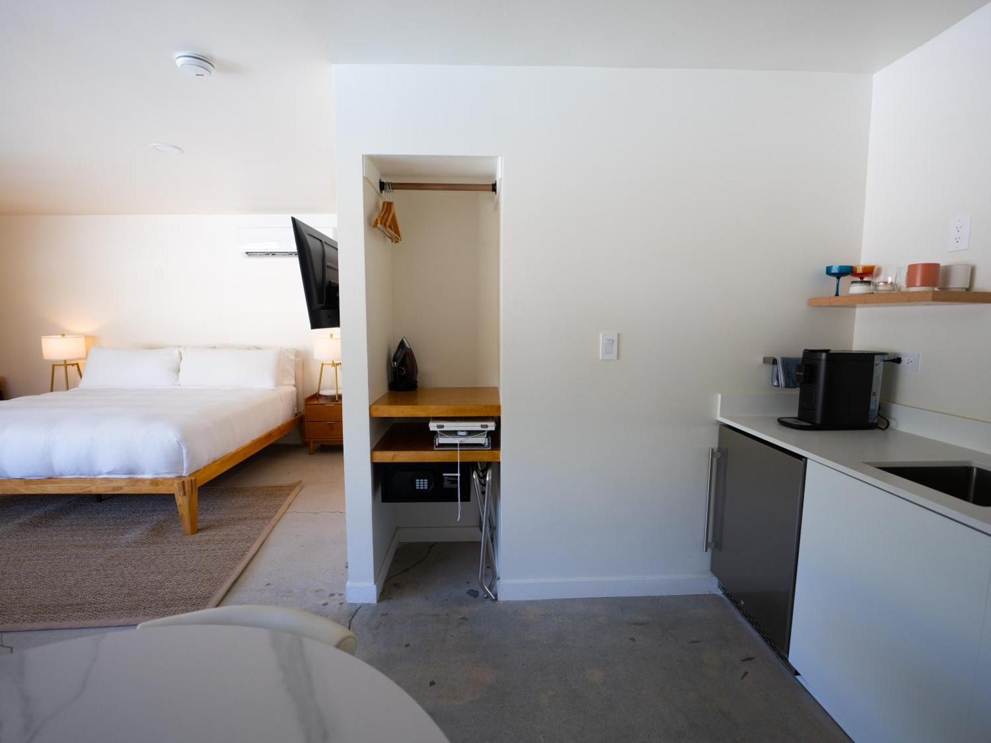 The Cactai Hotel Palm Springs Room photo